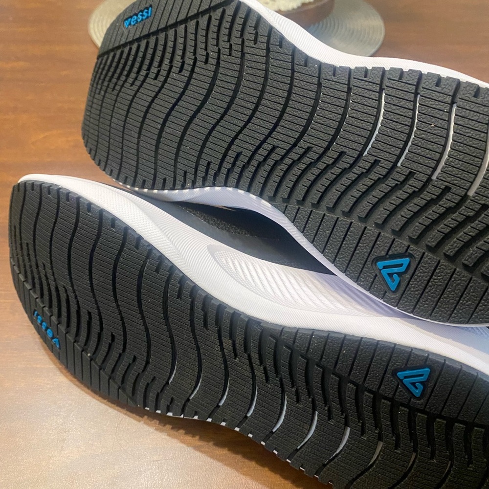 Vessi Tidal Sneakers Black/White Womans Wayerproof - Picture 5 of 7